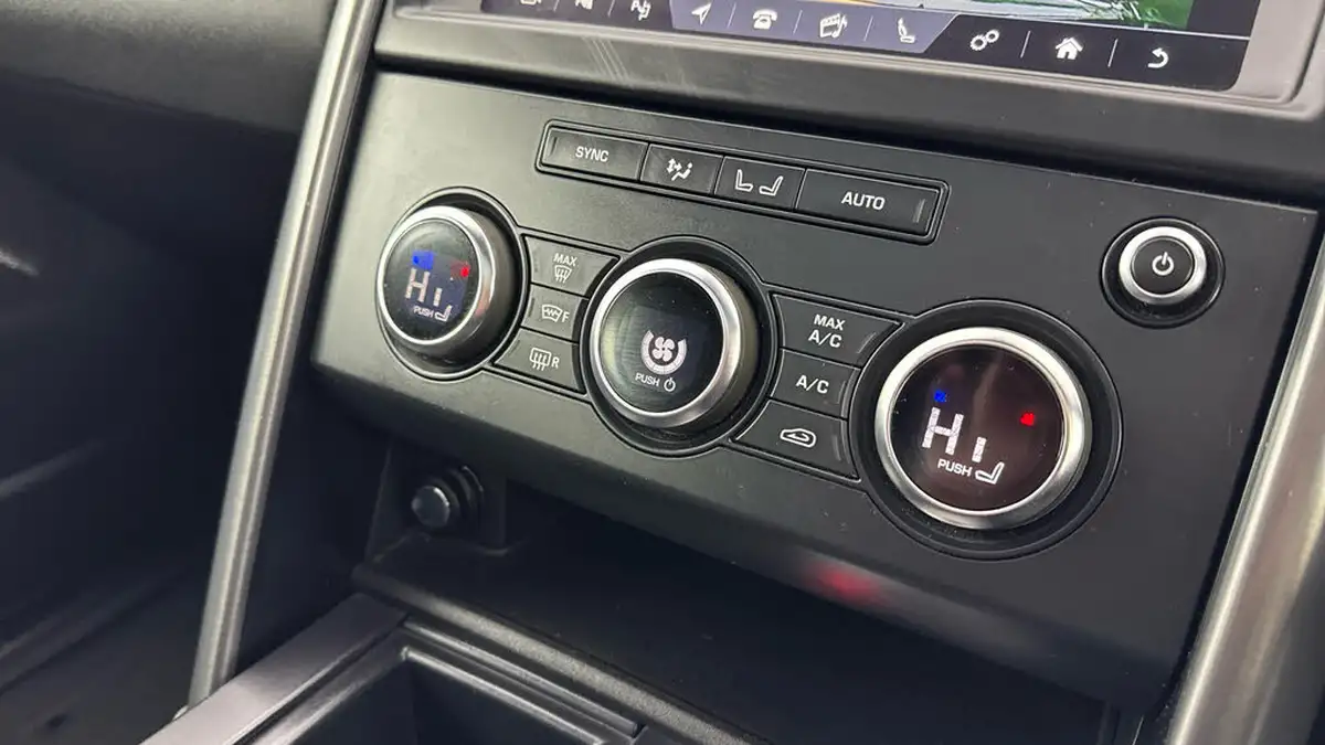 2019-land-rover-discovery-30-sd6-landmark-big-18