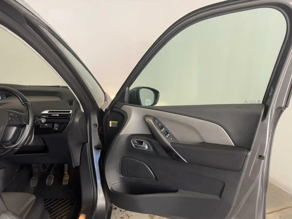 2019-citroen-grand-c4-spacetourer-12-puretech-flair-big-20