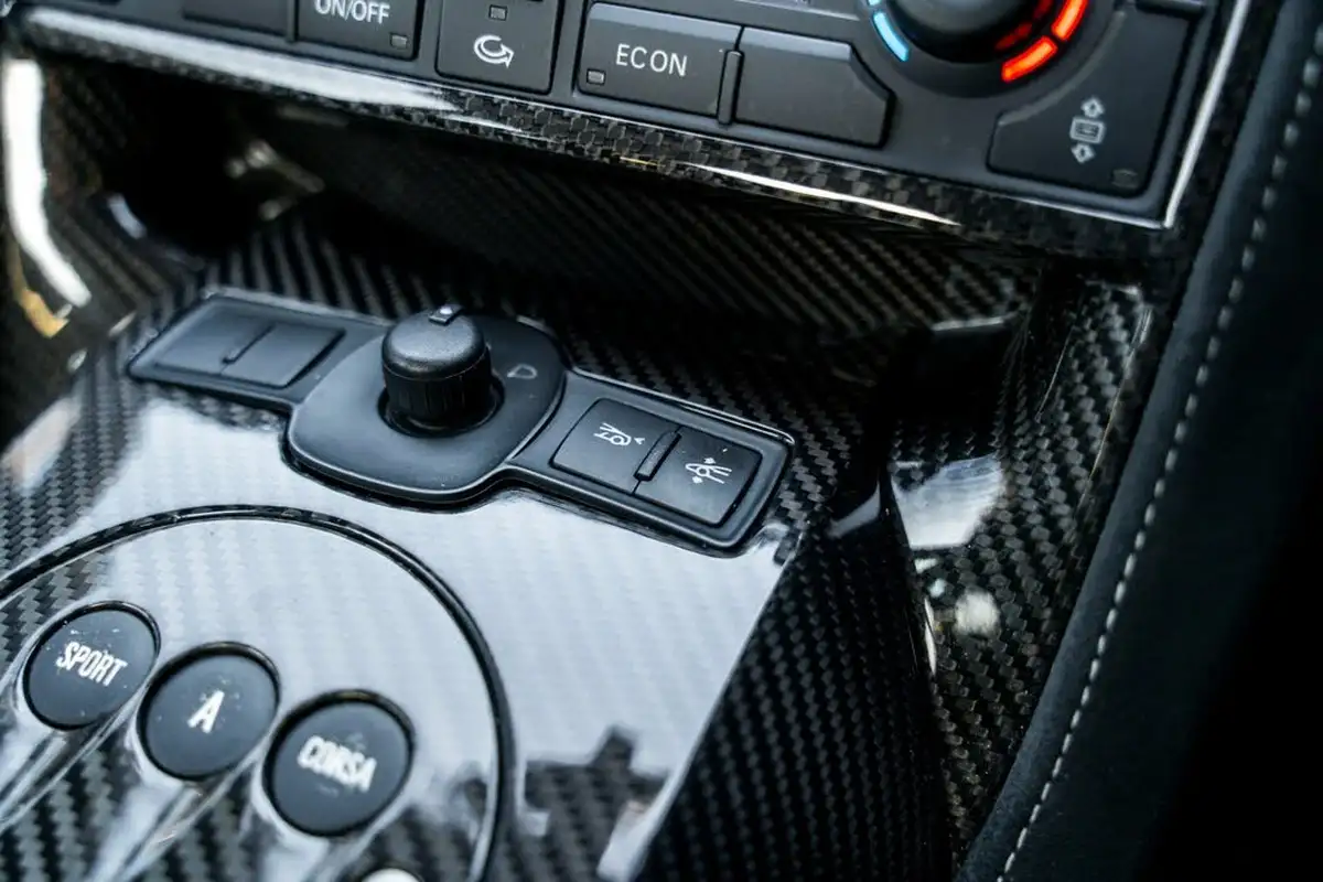 2011-lamborghini-gallardo-big-16