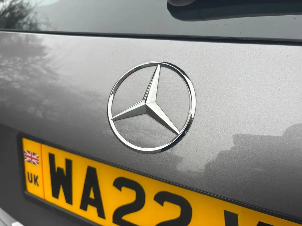 2022-mercedes-benz-gla-class-13-gla-180-sport-executive-big-42