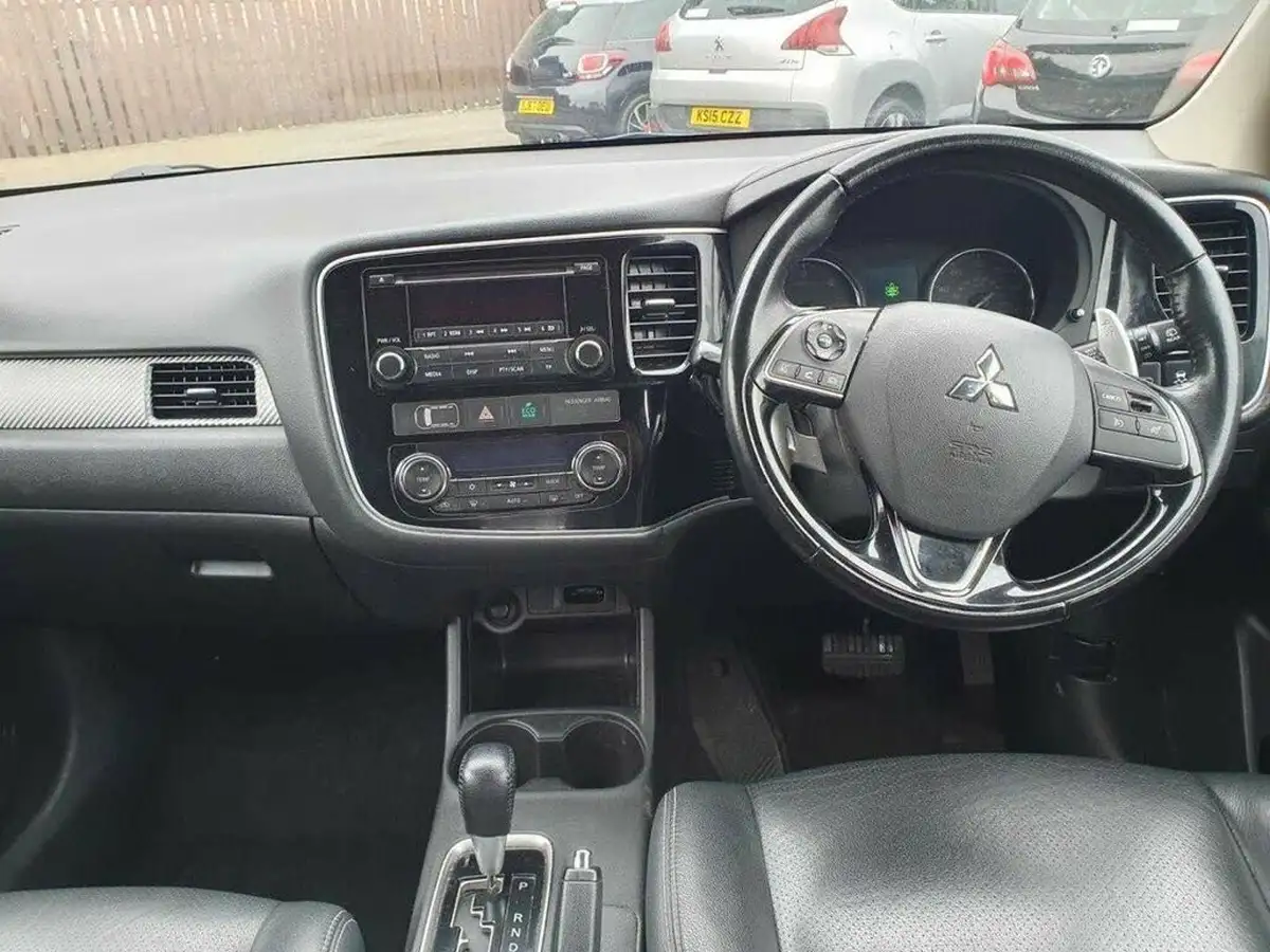 2016-mitsubishi-outlander-22di-d-gx3-7st-auto-big-9
