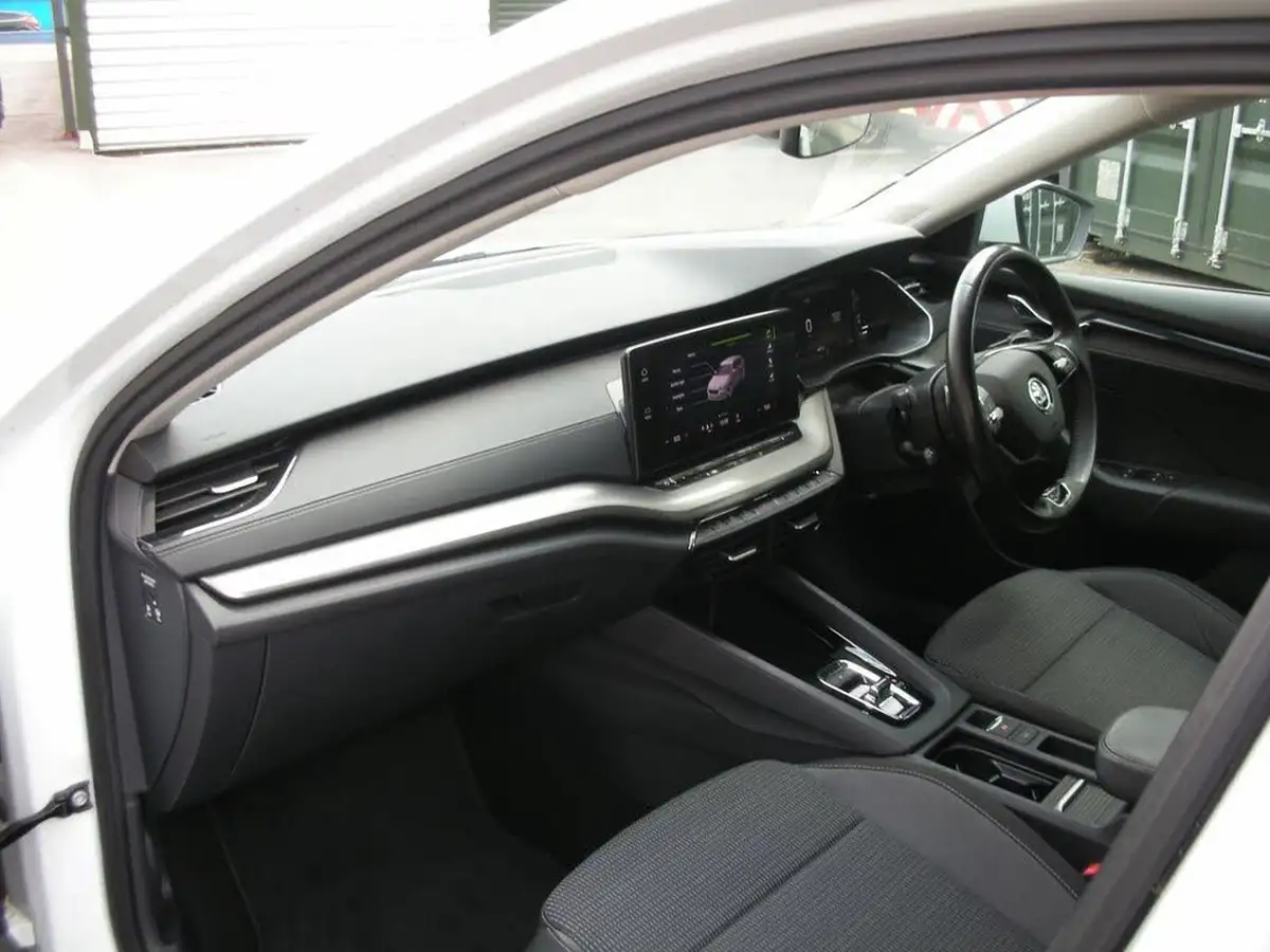 2021-skoda-octavia-14-tsi-se-technology-estate-big-14