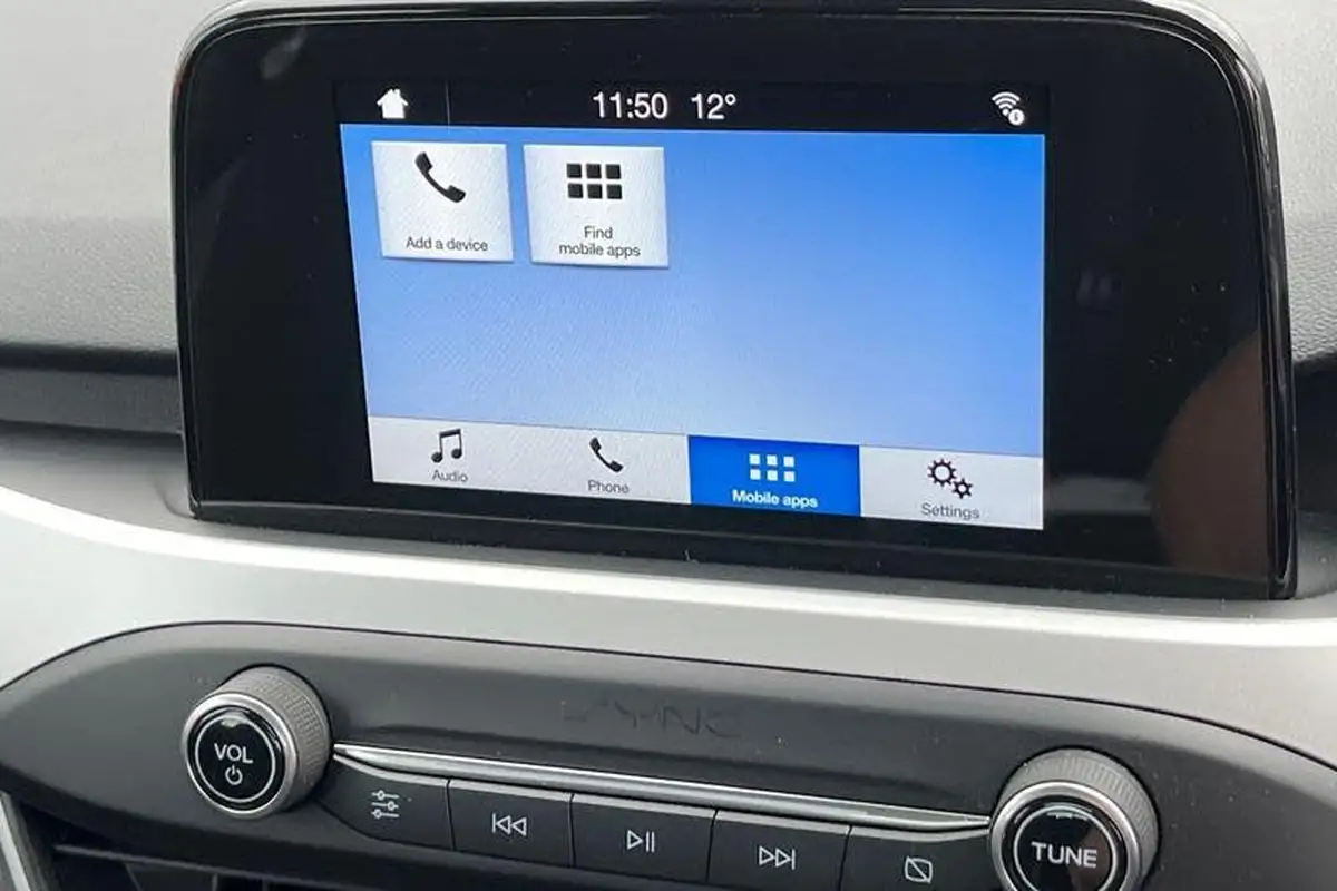 2018-ford-focus-10t-zetec-125ps-hatchback-big-24