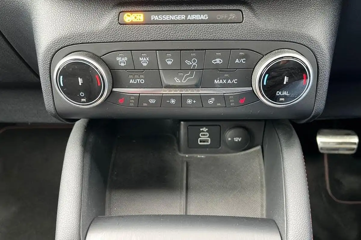 2023-ford-kuga-big-33