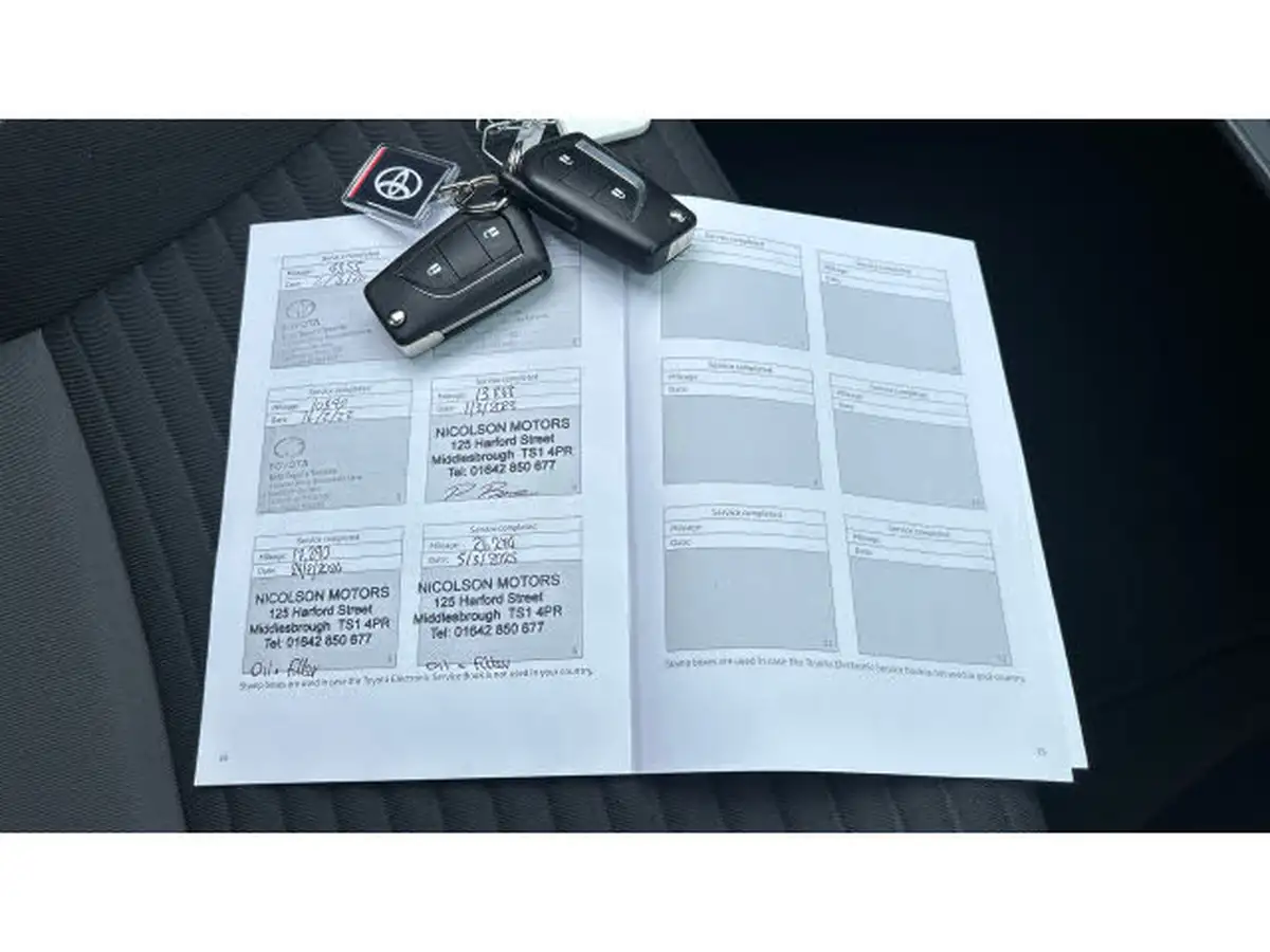 2019-toyota-yaris-15-vvt-i-icon-tech-111bhp-1496cc-big-18
