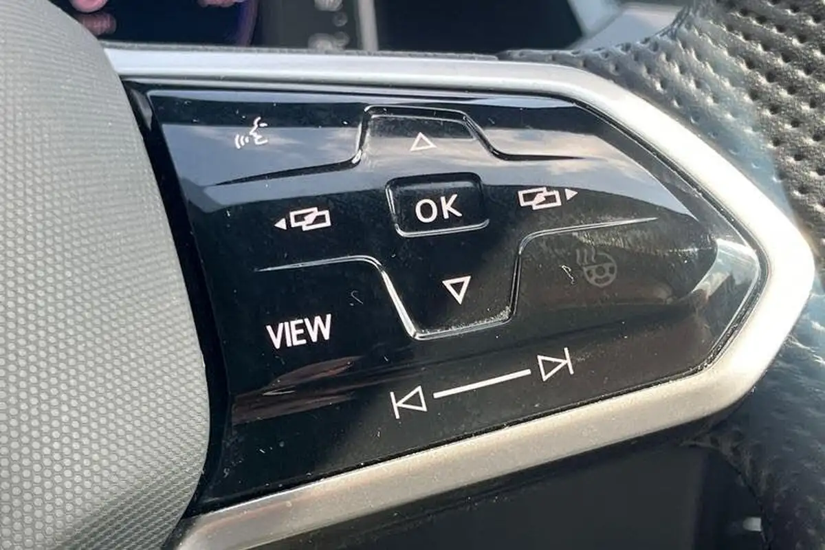 2022-volkswagen-arteon-20-tsi-r-line-fastback-big-39