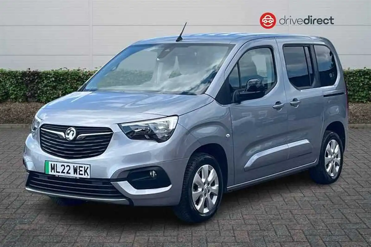 2022-vauxhall-combo-life-e-se-big-6