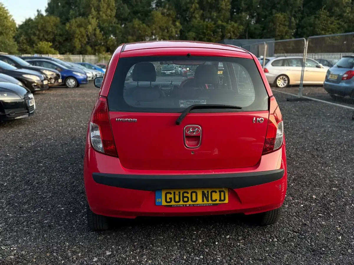 2010-hyundai-i10-12-comfort-76bhp-big-6