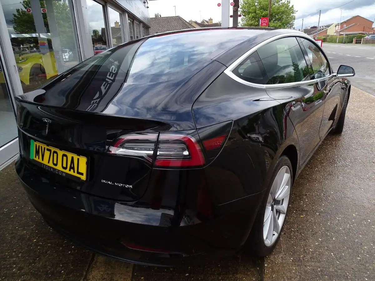 2020-tesla-model-3-e-long-range-big-14