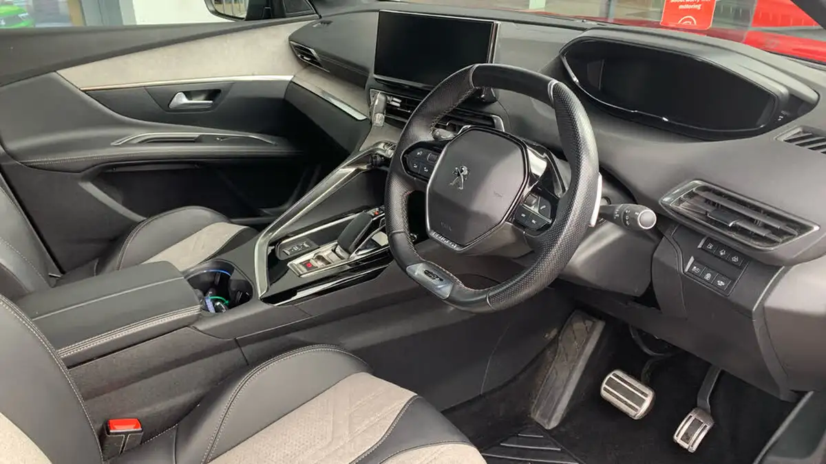 2021-peugeot-3008-suv-16-puretech-gt-225bhp-hybrid-e-eat8-big-10