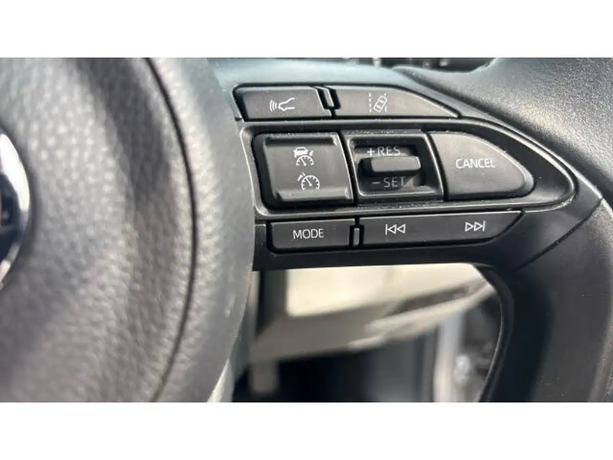 2022-toyota-yaris-15-vvt-i-excel-big-27
