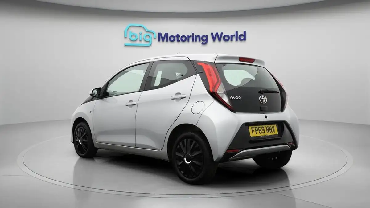 2019-toyota-aygo-10-vvt-i-x-play-big-5