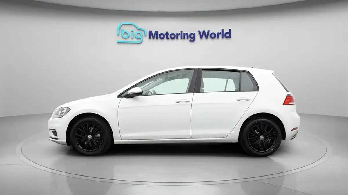 2017-volkswagen-golf-14-tsi-se-ss-hatchback-5d-big-4