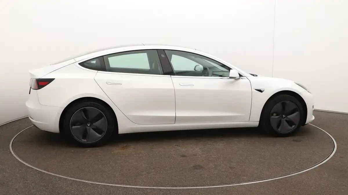 2020-tesla-model-3-e-standard-plus-big-42