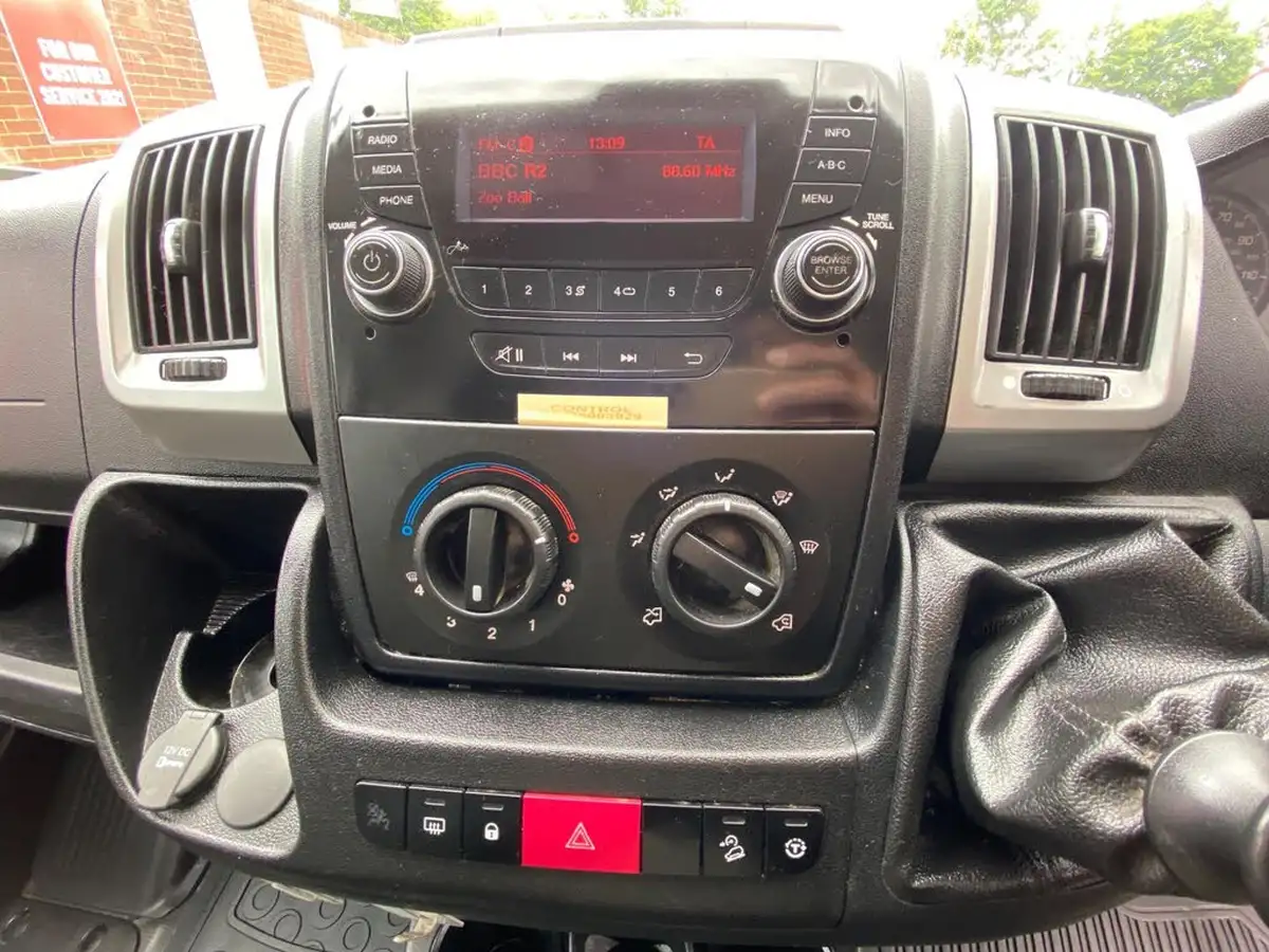 2016-fiat-ducato-20td-35-lh2-panel-big-33