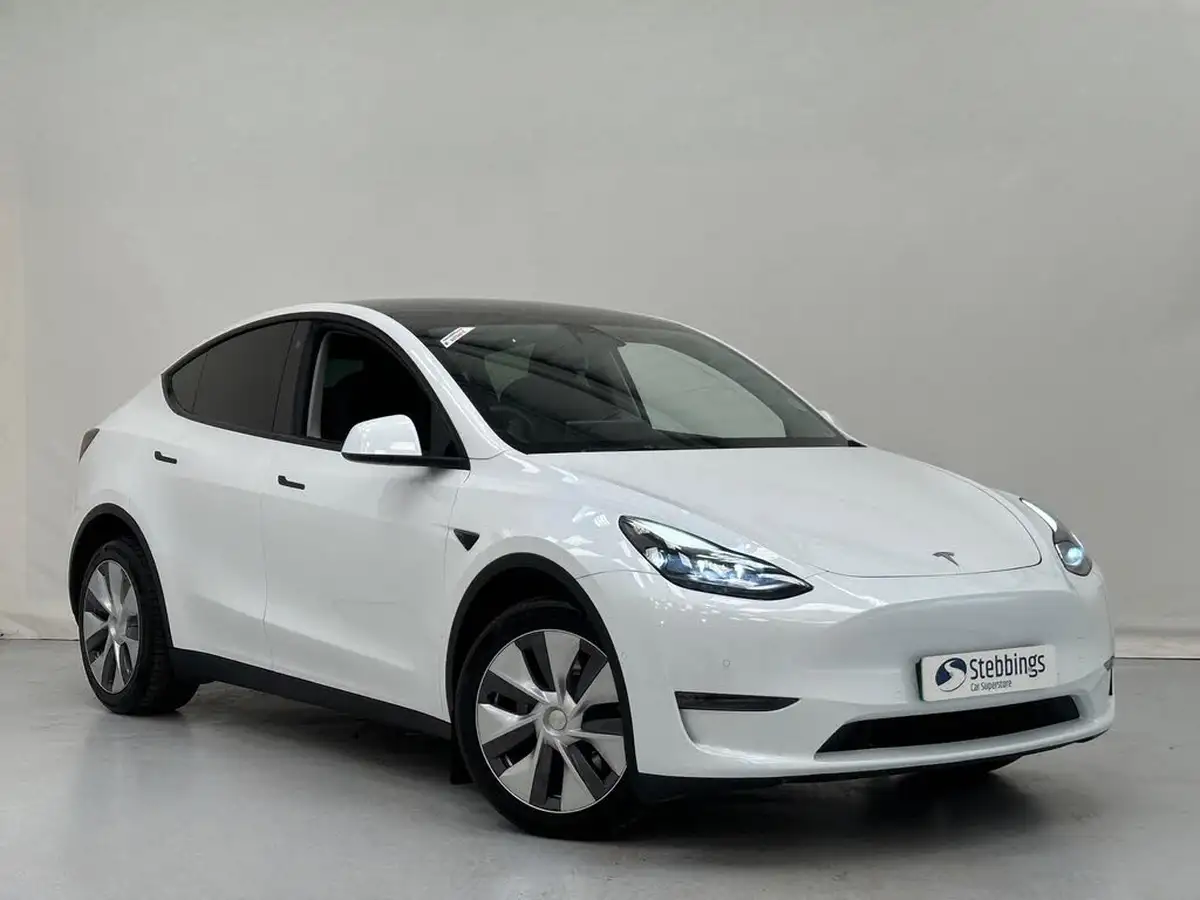 2022-tesla-model-y-e-long-range-big-0