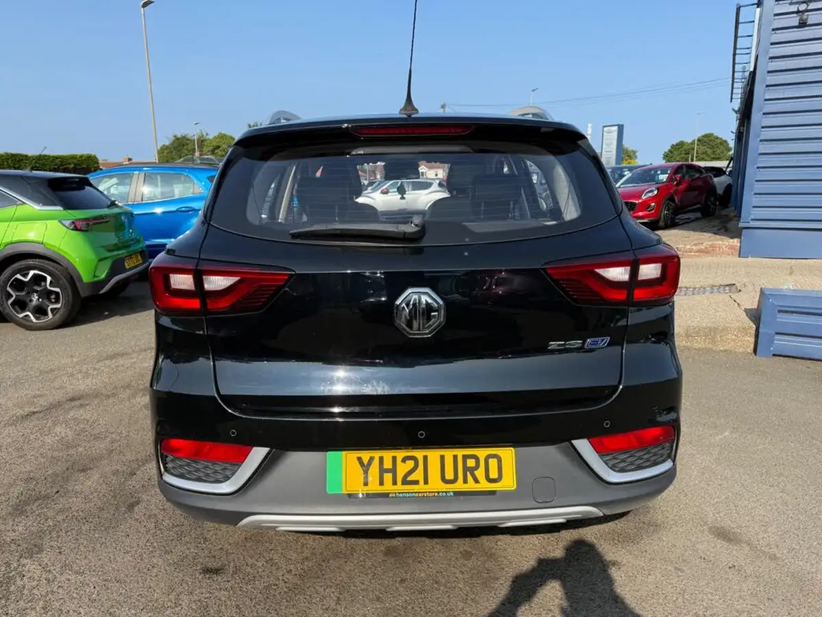 2021-mg-zs-suv-e-exclusive-ev-big-13