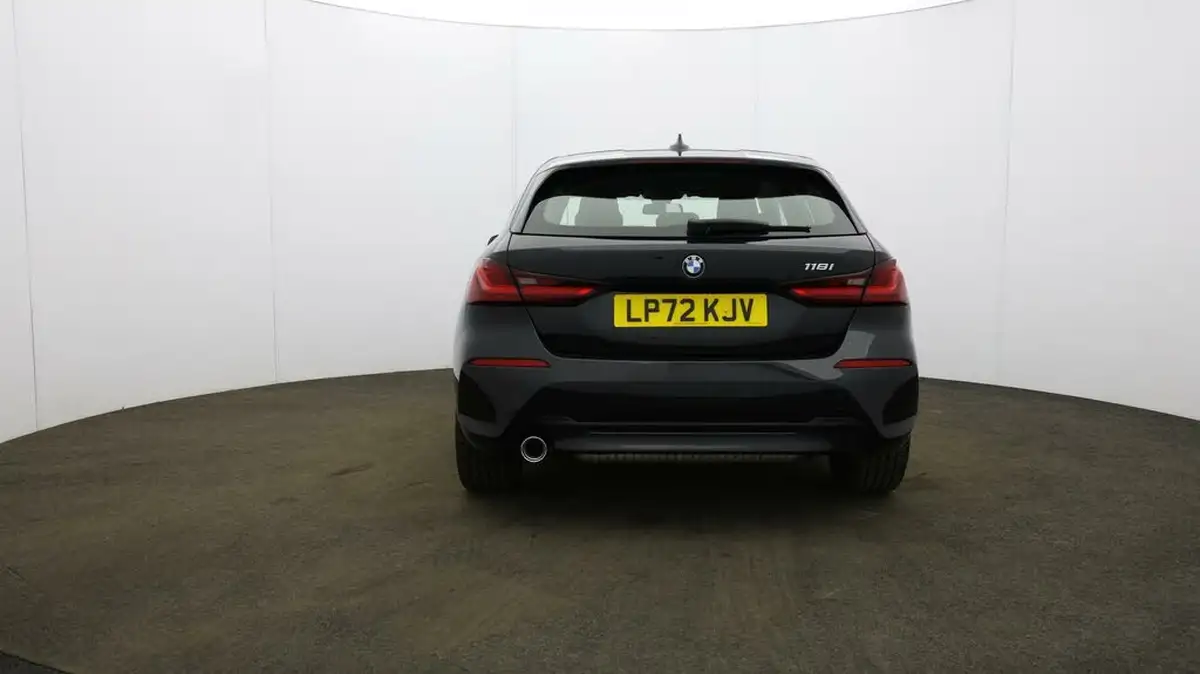 2022-bmw-1-series-15-118i-sport-dct-big-63