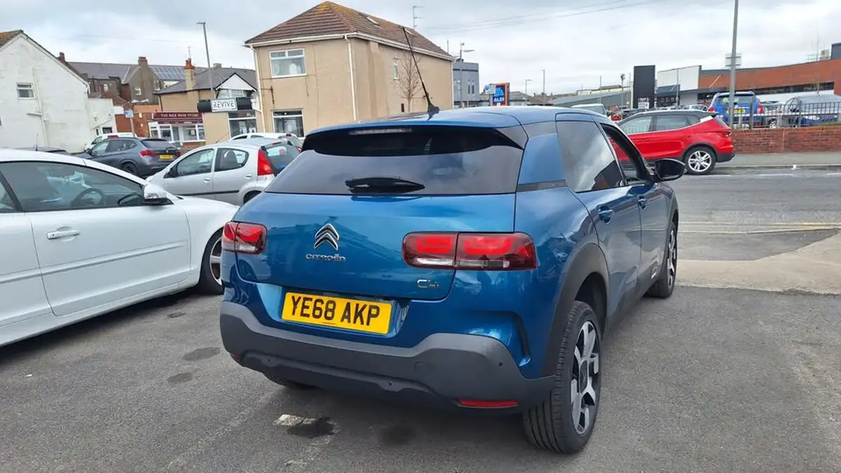 2018-citroen-c4-cactus-12-puretech-flair-110ps-eat6-big-3