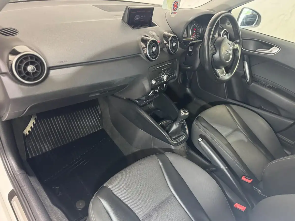 2017-audi-a1-14-tfsi-sportback-5d-big-18