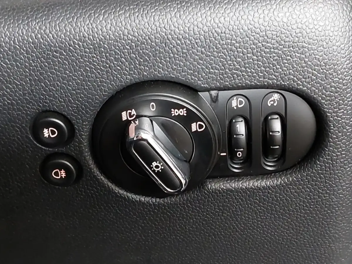 2024-ds-ds-4-e-tense-performance-line-nav-big-15