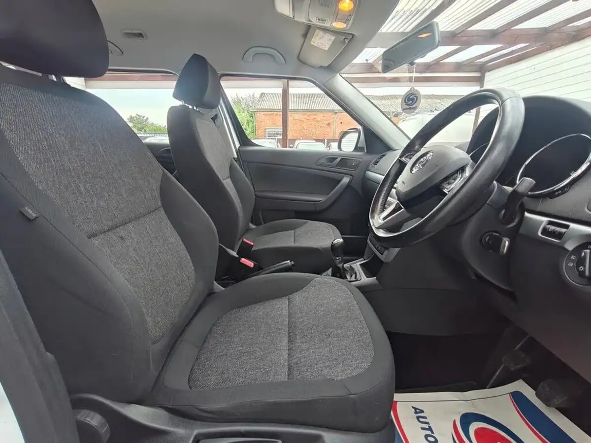 2015-skoda-yeti-outdoor-16tdi-s-greenline-ii-big-32