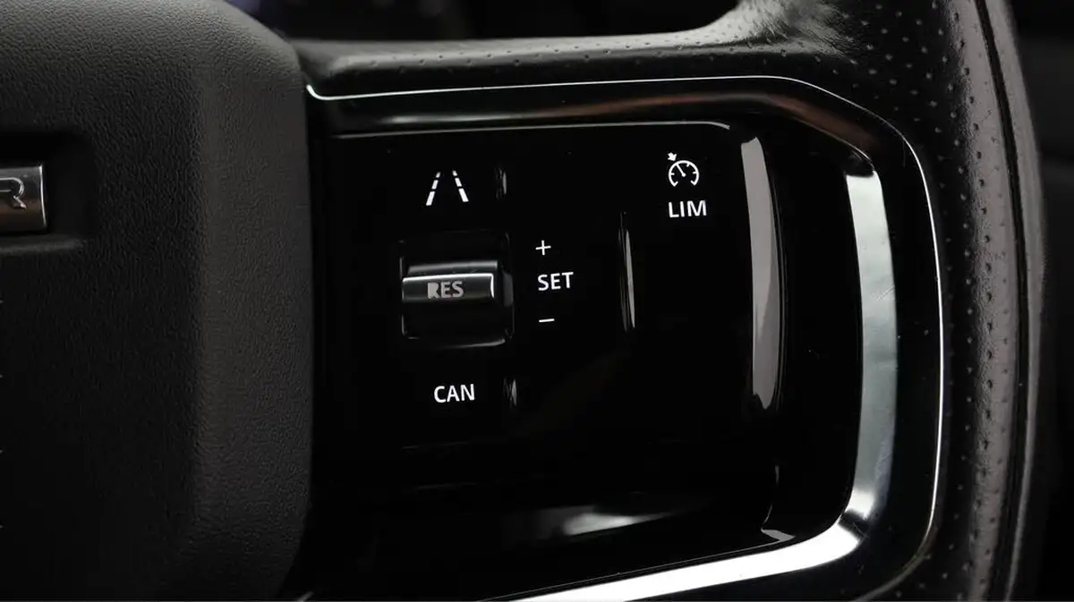 2021-land-rover-range-rover-evoque-20-d200-r-dynamic-s-big-25