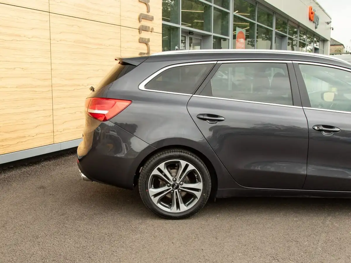 2016-kia-ceed-16crdi-gt-line-sportswagon-dct-big-6