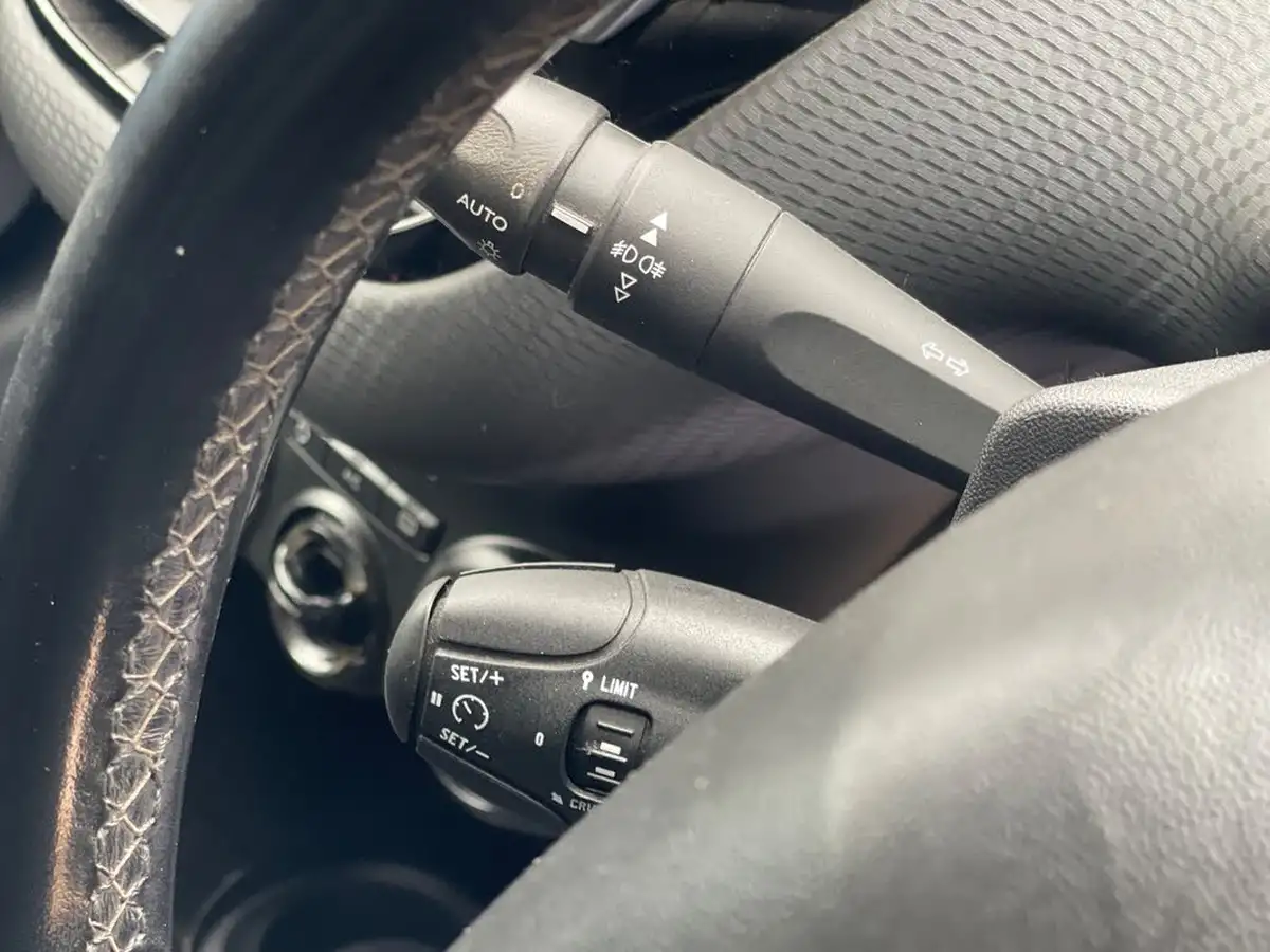 2016-peugeot-208-16bluehdi-allure-75bhp-5d-big-24