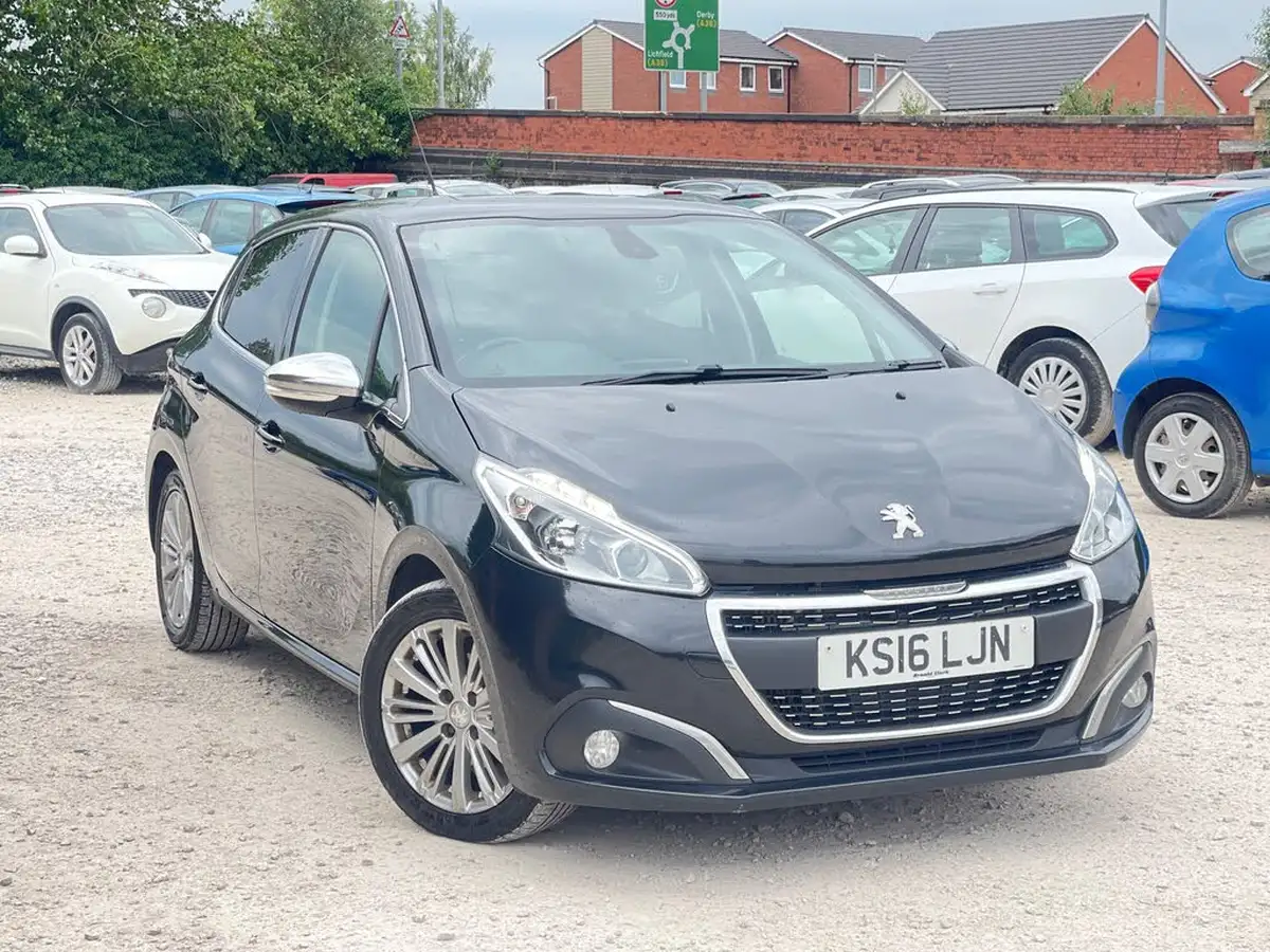 2016-peugeot-208-16bluehdi-allure-75bhp-5d-big-0