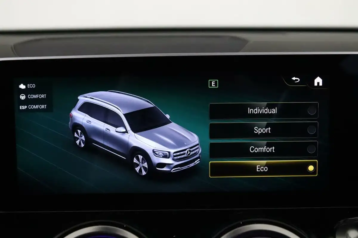 2020-mercedes-benz-glb-class-20d-glb200d-amg-line-premium-4matic-big-39