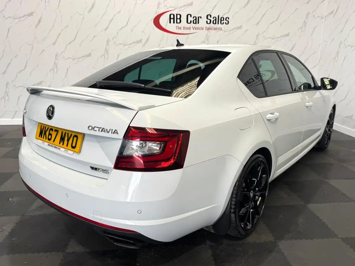 2017-skoda-octavia-20-tsi-vrs-245-hatchback-dsg-big-8