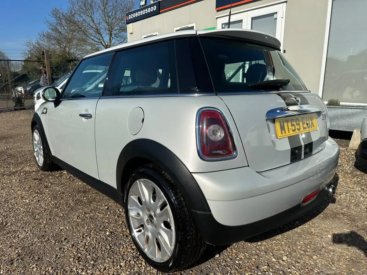 2009-mini-cooper-16-cooper-camden-auto-big-16