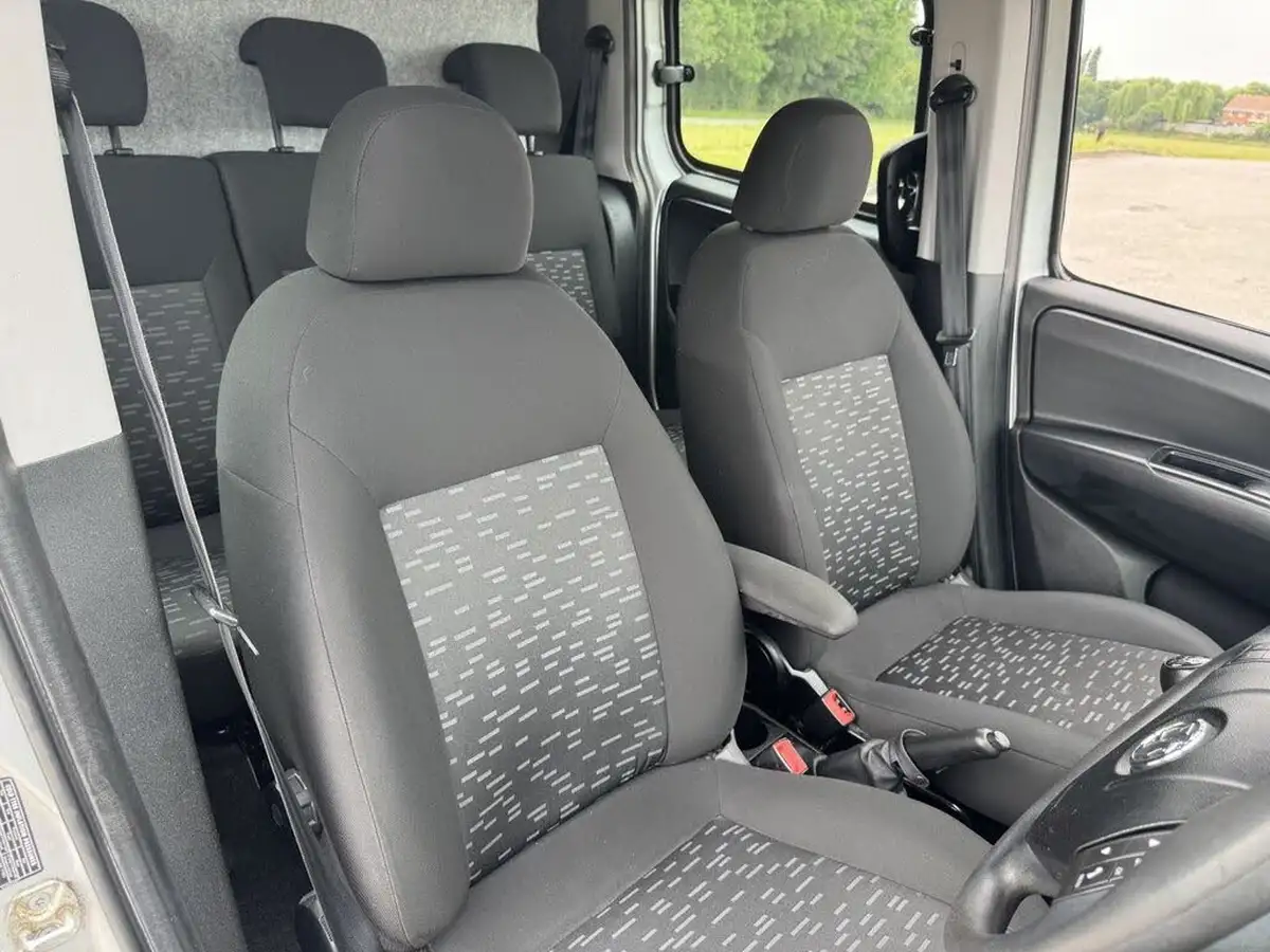 2017-vauxhall-combo-13cdti-2300-95pseu6-l1h1-ss-ecoflex-5-seats-crew-big-12