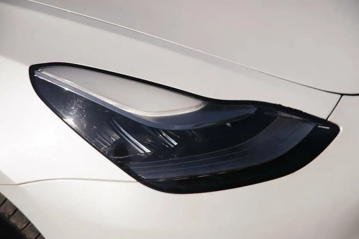 2020-tesla-model-3-e-long-range-big-30