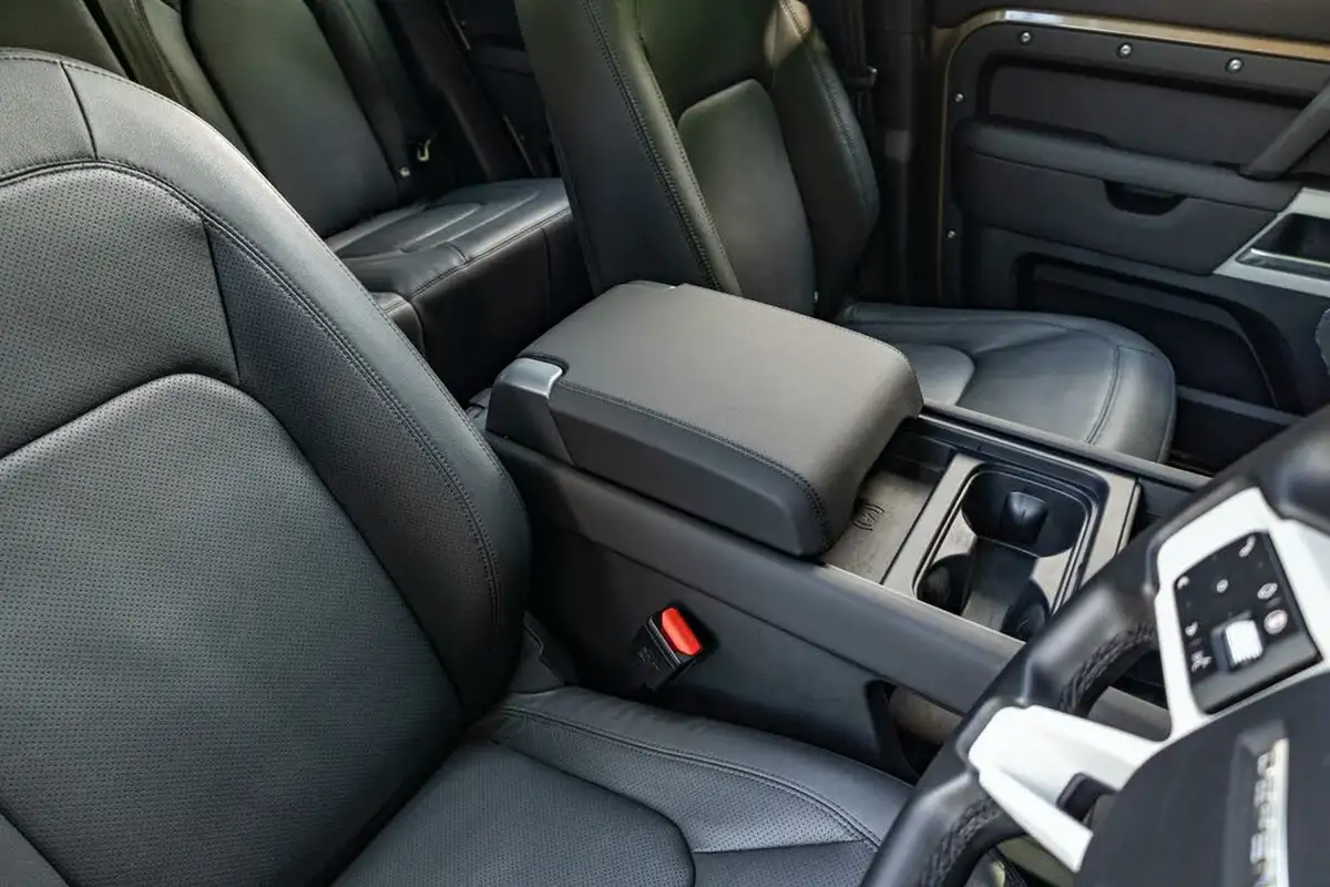2024-land-rover-110-defender-30-d250-xs-edition-big-39
