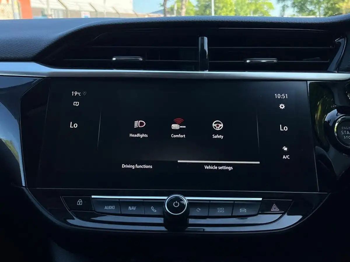2021-vauxhall-corsa-e-elite-nav-big-19