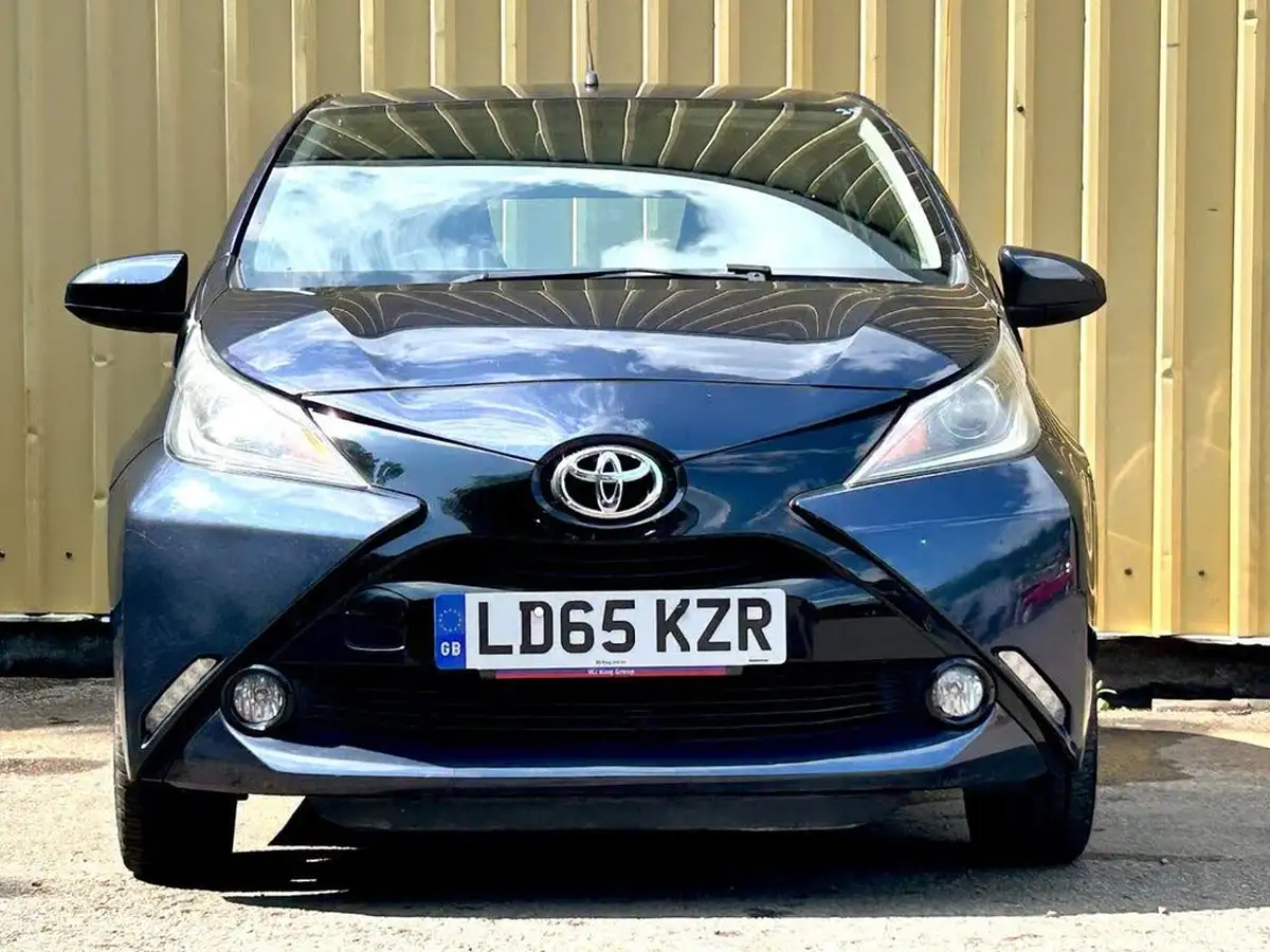 2015-toyota-aygo-10-vvt-i-x-pression-5d-big-2