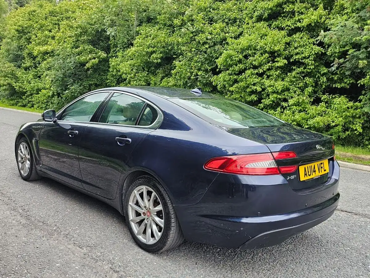 2014-jaguar-xf-22td-luxury-200ps-saloon-4d-big-8