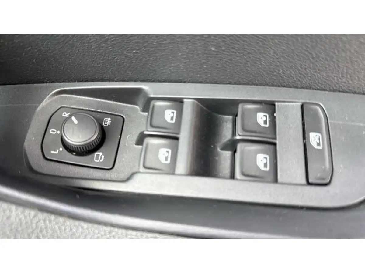 2022-skoda-karoq-10-tsi-se-drive-big-36