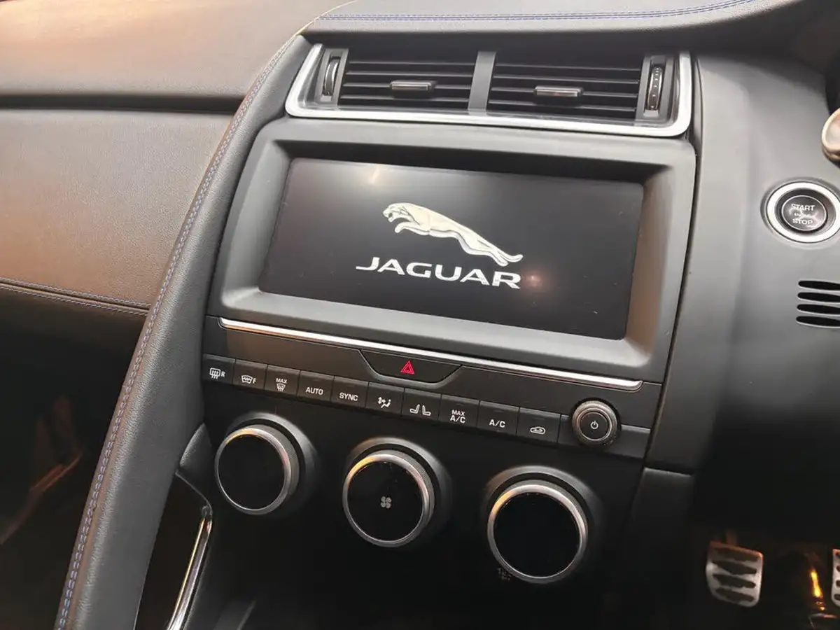2019-jaguar-e-pace-20-i4d-r-dynamic-s-150ps-big-39
