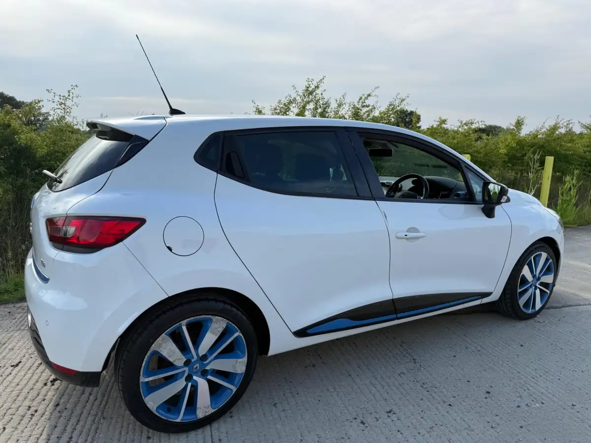 2013-renault-clio-09-dynamique-s-big-5
