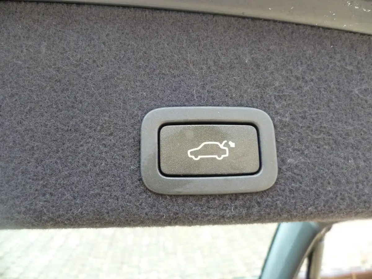 2016-volvo-xc60-20td-d4-se-nav-geartronic-big-39