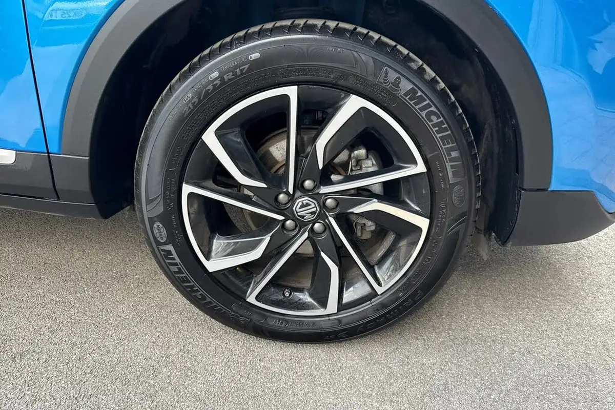 2024-mg-zs-suv-10t-gdi-exclusive-big-3