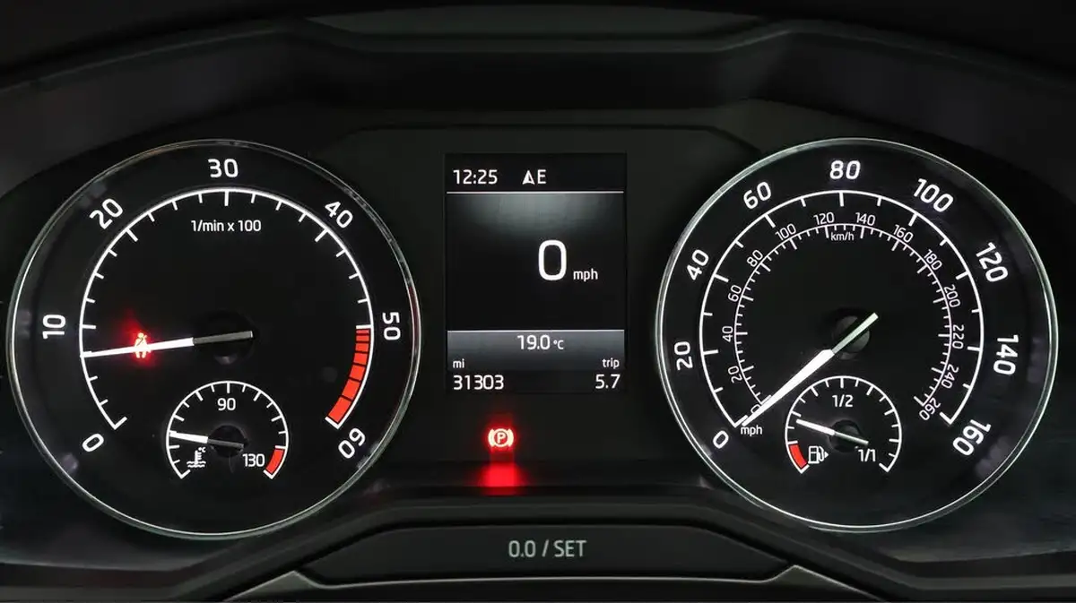 2019-skoda-superb-20tdi-se-l-executive-150ps-hatchback-big-9