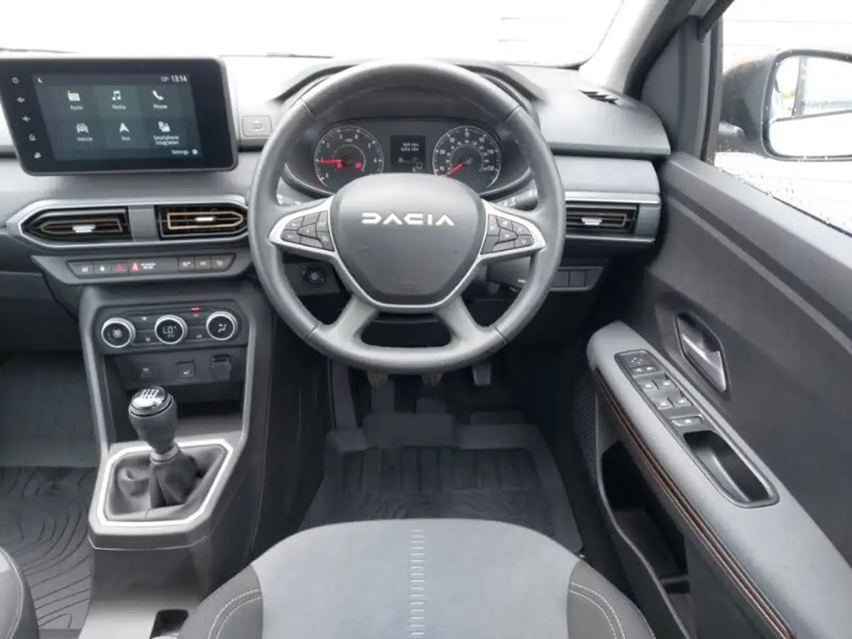 2024-dacia-sandero-stepway-10-tce-extreme-90bhp-big-6