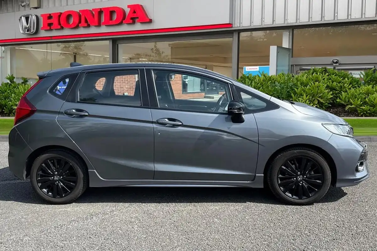2018-honda-jazz-15-i-vtec-sport-navi-cvt-big-2