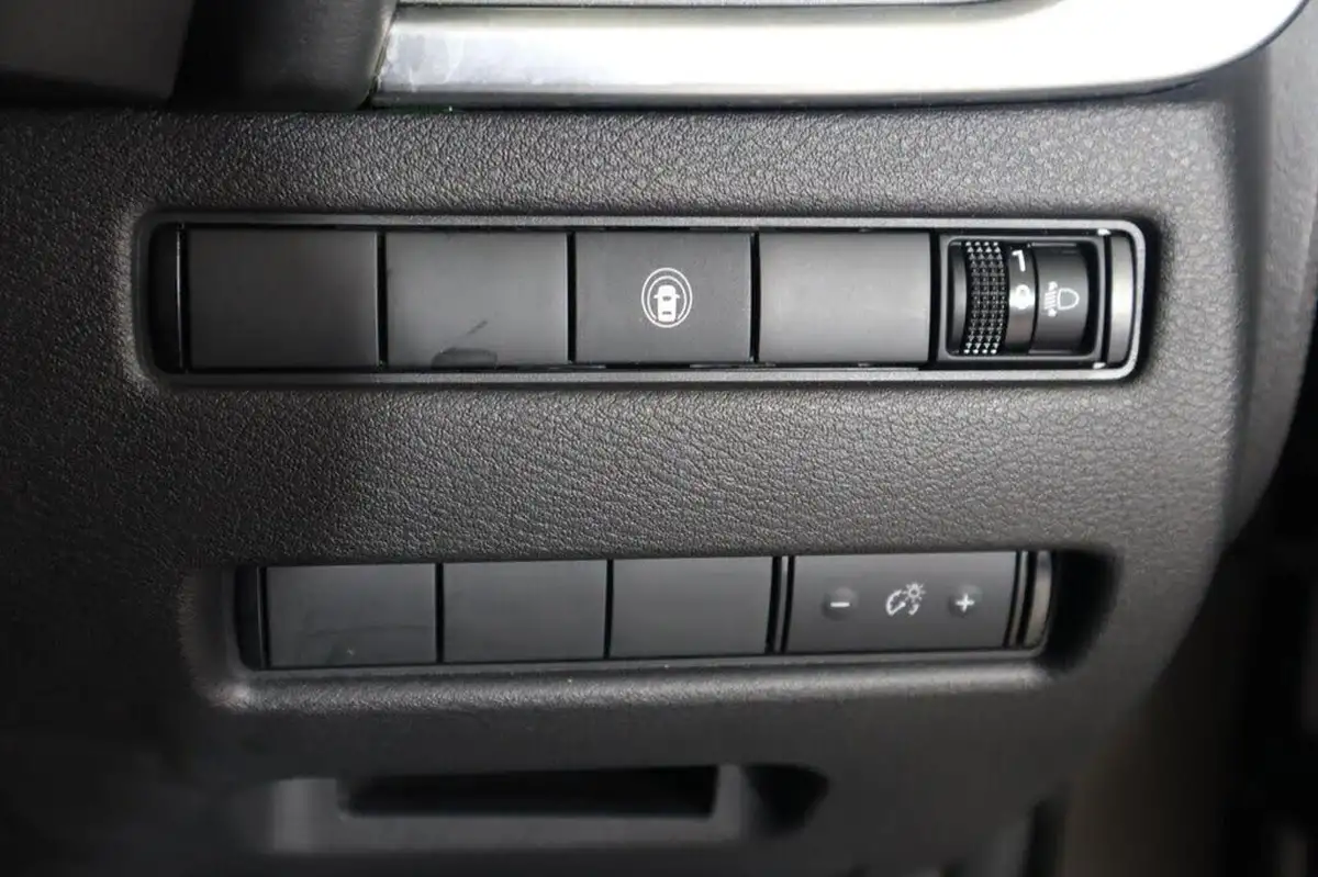 2023-nissan-x-trail-15-e-power-n-connecta-213ps-e-4orce-big-25