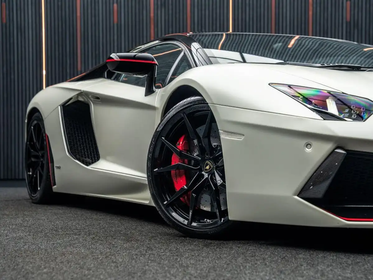 2016-lamborghini-aventador-65-lp-750-4-superveloce-coupe-big-6