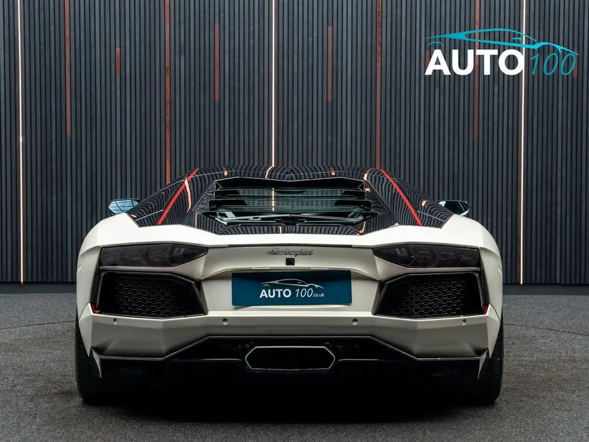 2016-lamborghini-aventador-65-lp-750-4-superveloce-coupe-big-30